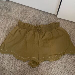 NWT Anthropologie Scallop hem shorts